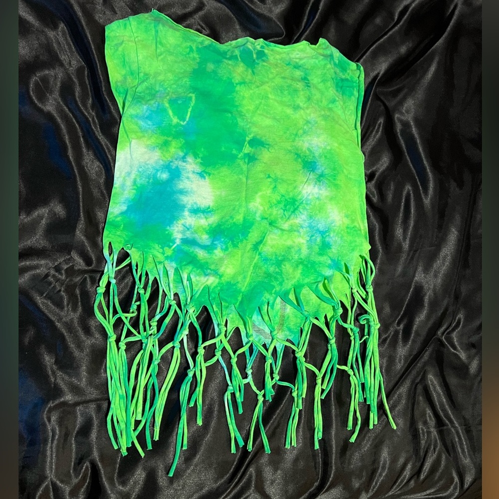 One of a kind Alien top - Picture 3 of 4